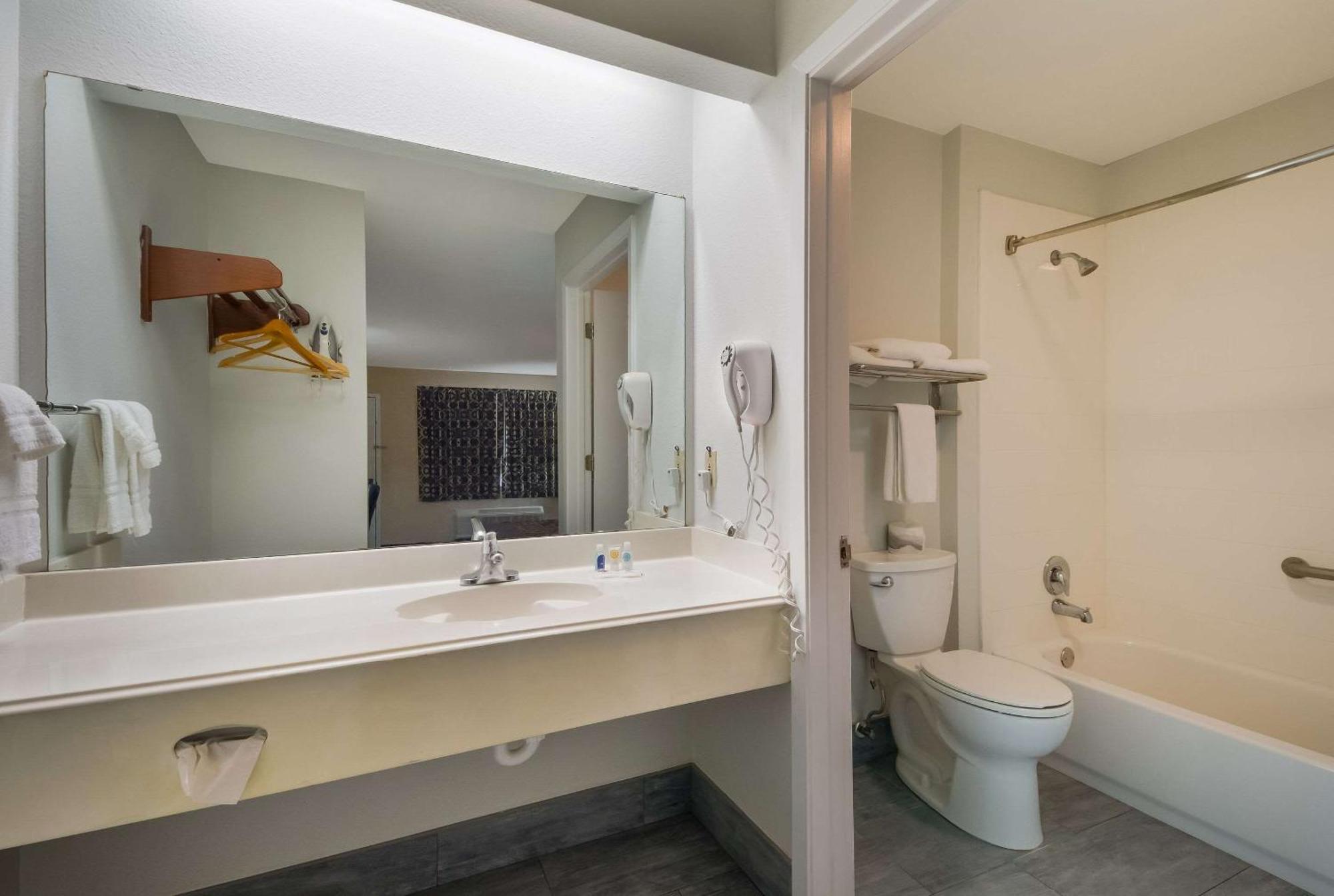 Rodeway Inn & Suites Corpus Christi Ngoại thất bức ảnh