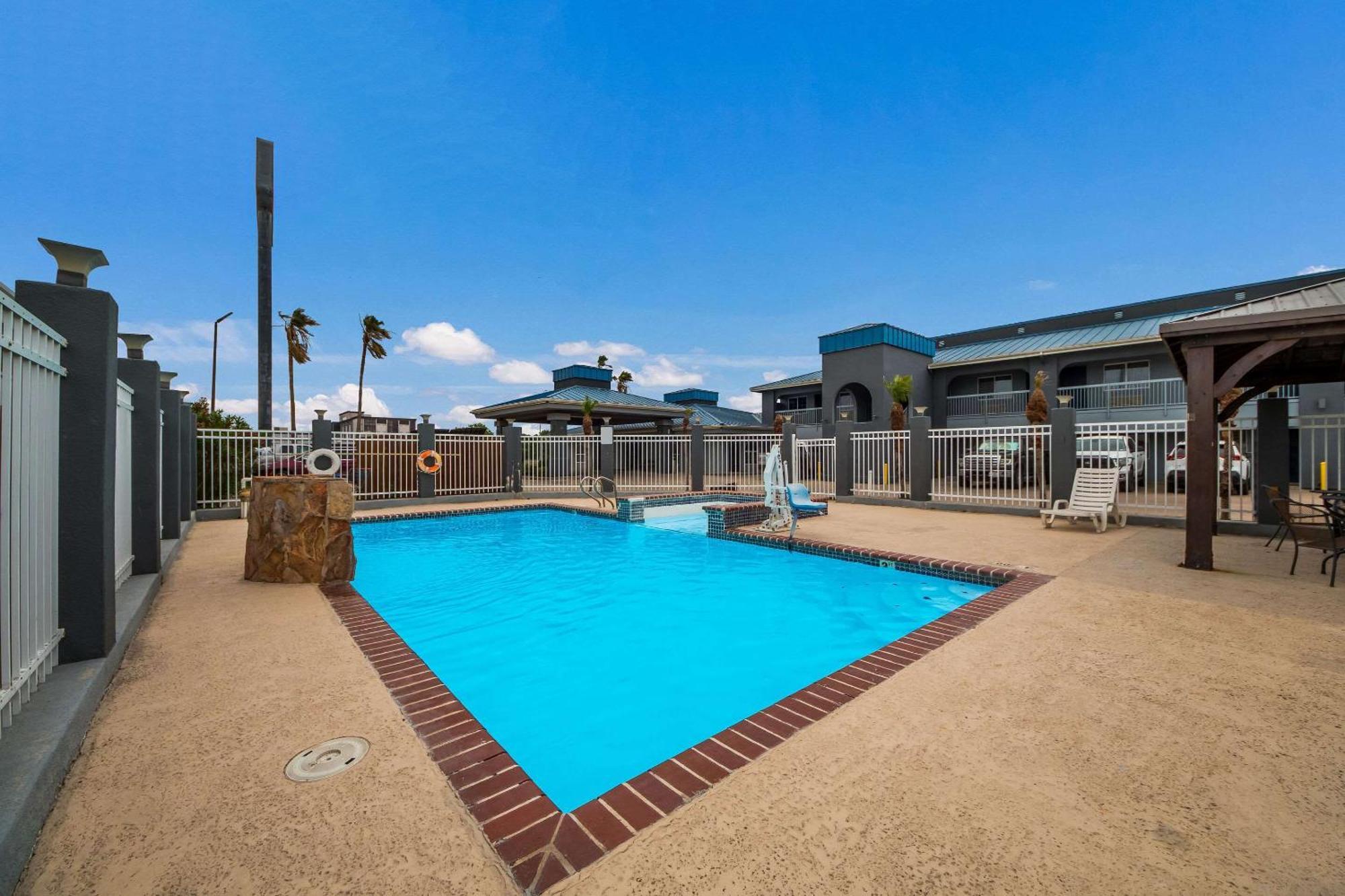 Rodeway Inn & Suites Corpus Christi Ngoại thất bức ảnh