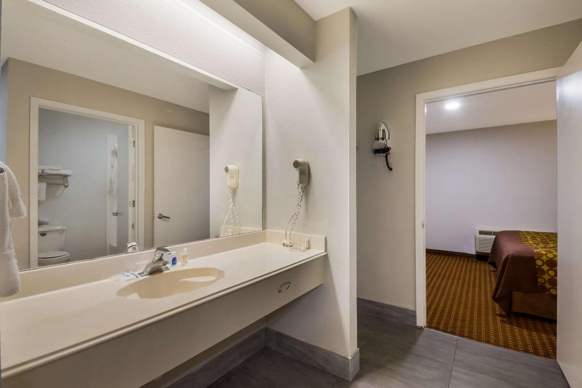 Rodeway Inn & Suites Corpus Christi Ngoại thất bức ảnh