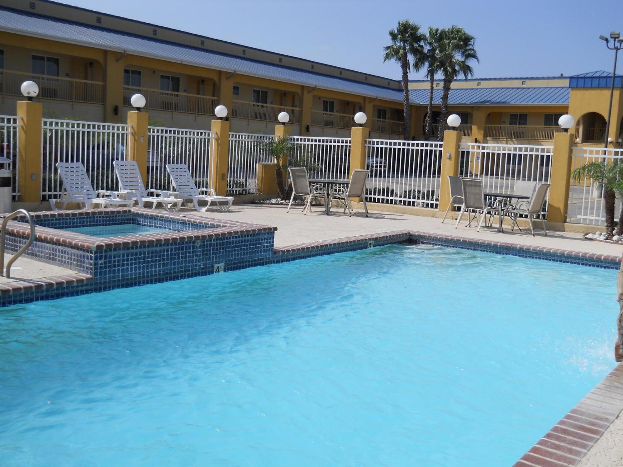 Rodeway Inn & Suites Corpus Christi Ngoại thất bức ảnh